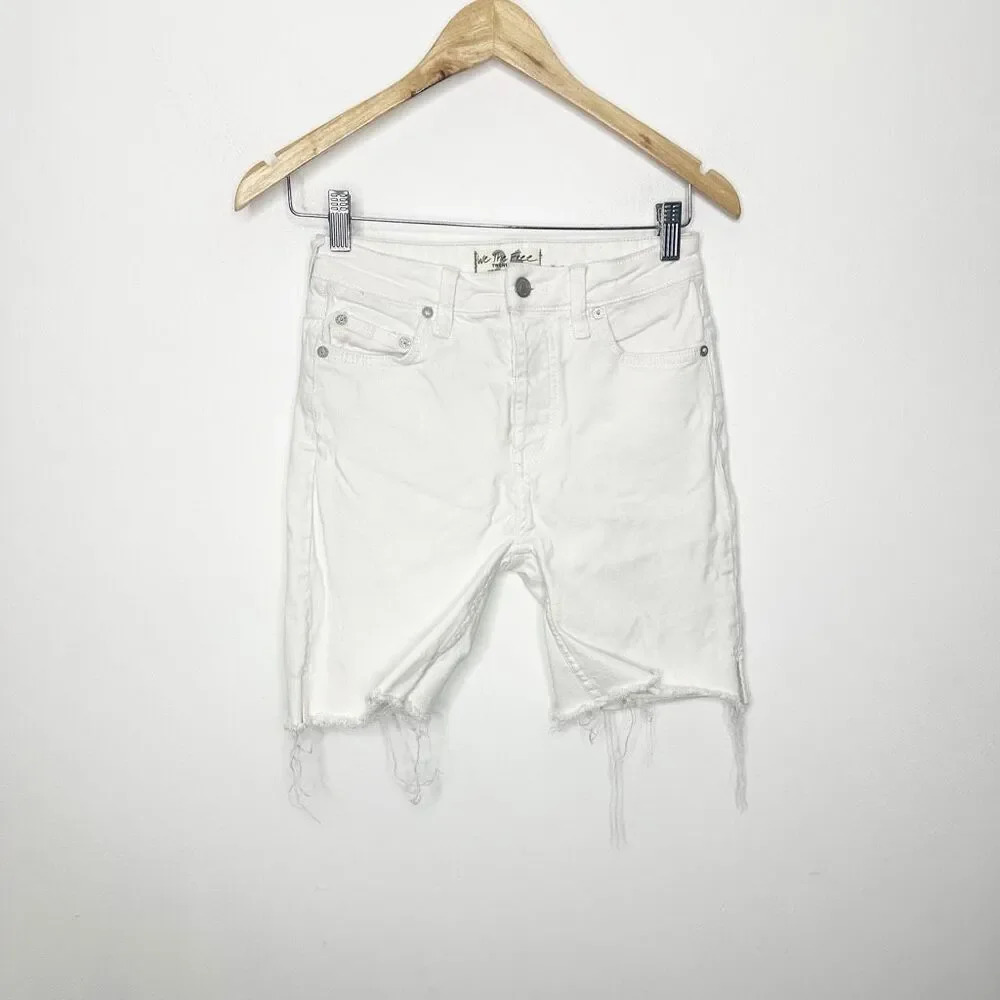 FREE PEOPLE Avery DENIM BERMUDA SHORT white cotton blend womens size 26 - Picture 2 of 10